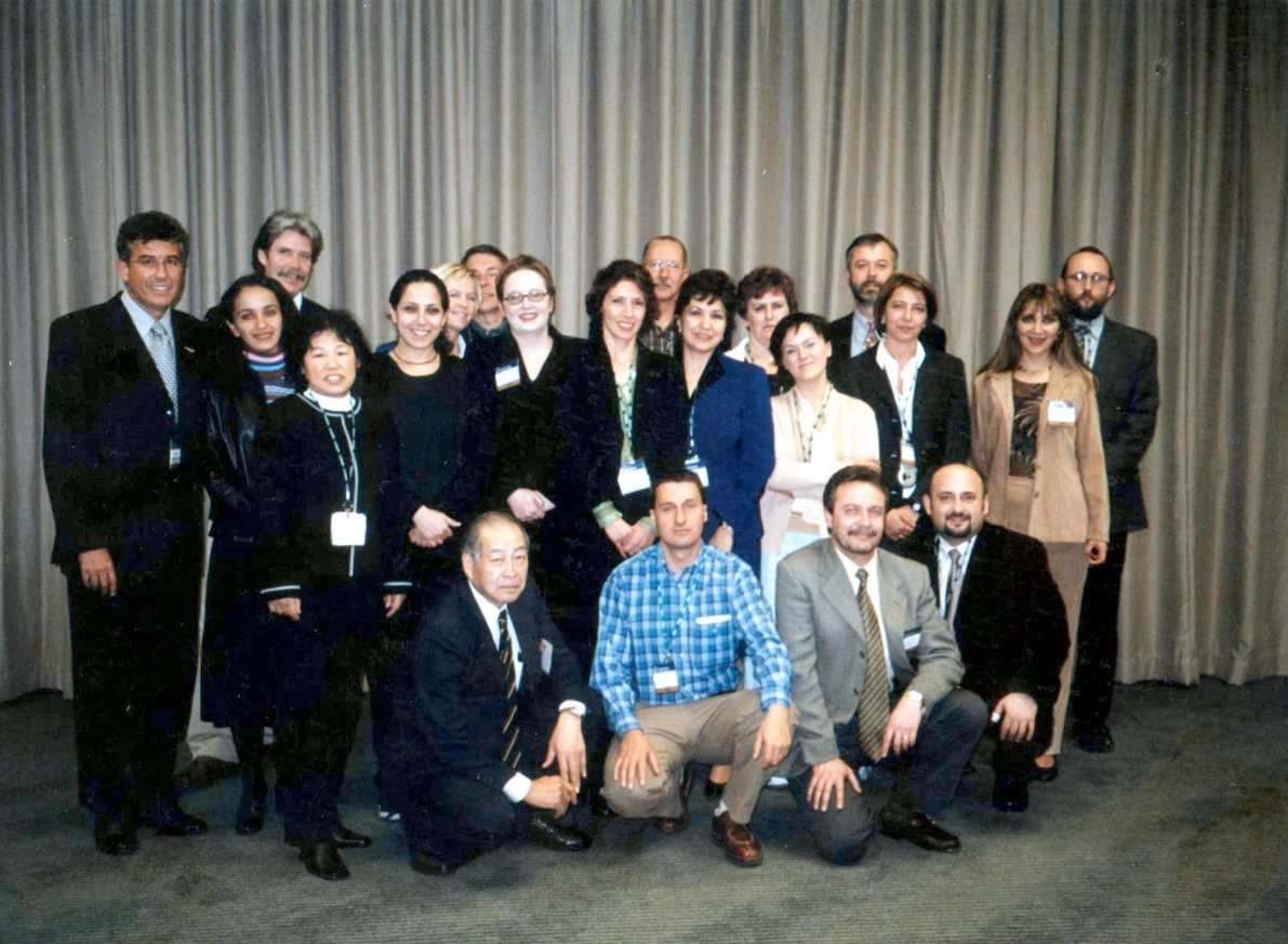 2002年本刊原副主编杨新梅在美国参加国际出版交流活动